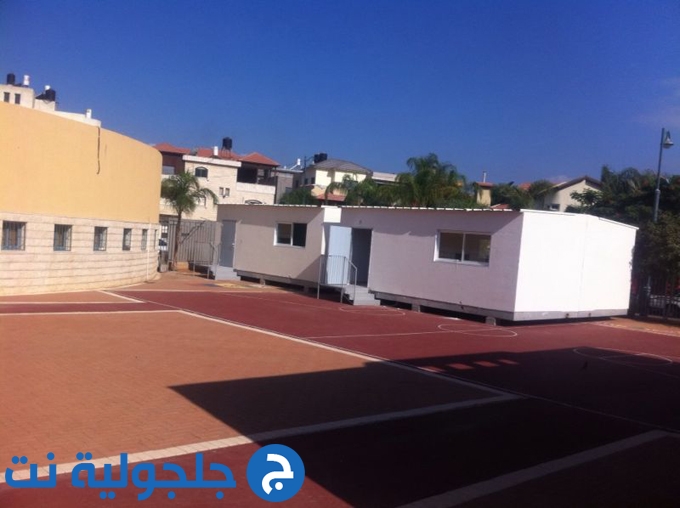 إضافة صفوف متنقلة في مدرسة أجيال